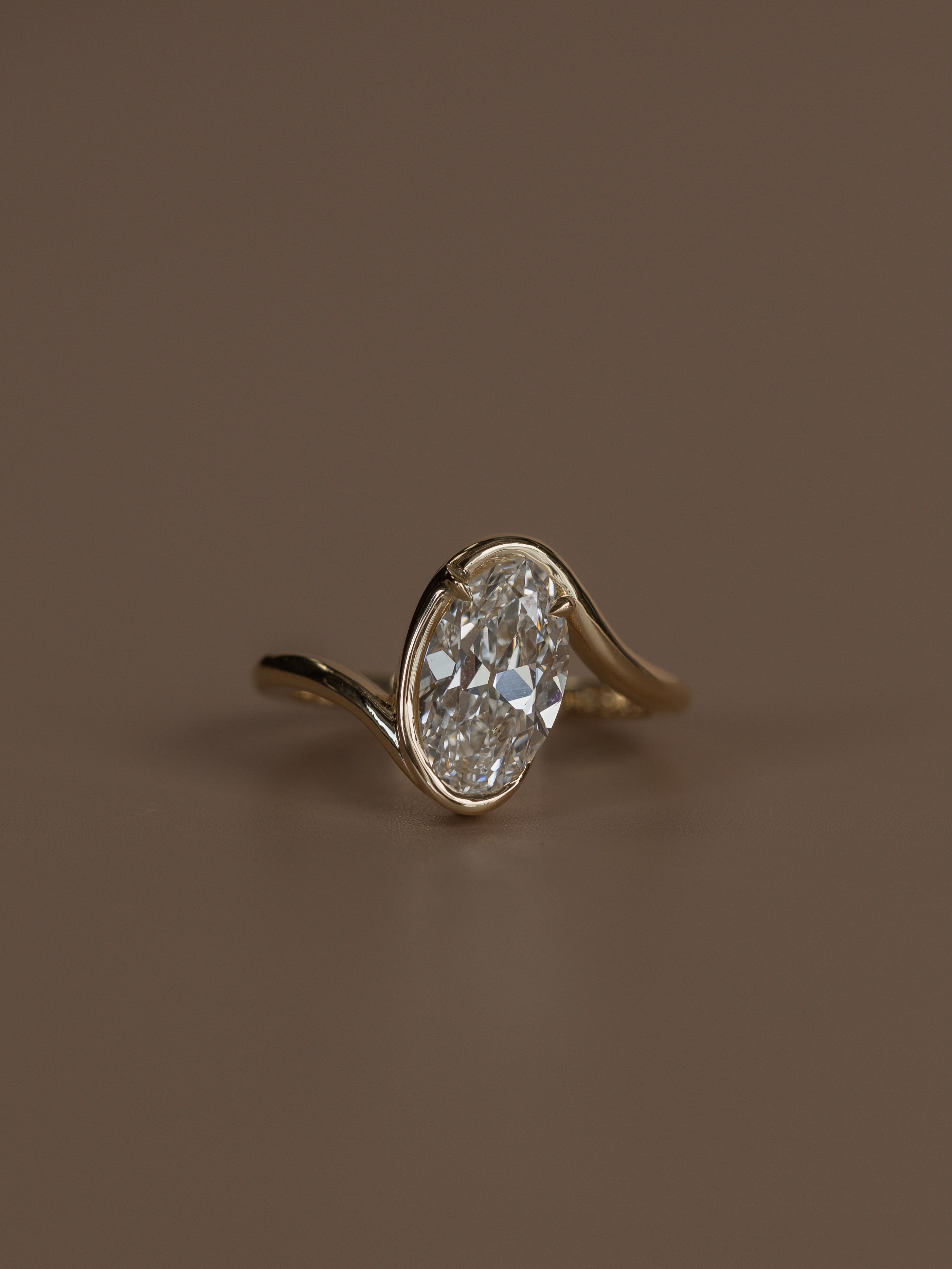 2.00ct Oval Cut Lab Grown Diamond Ring | Sculptural Curved Band Solitaire Engagement Ring | 14K/18K Gold