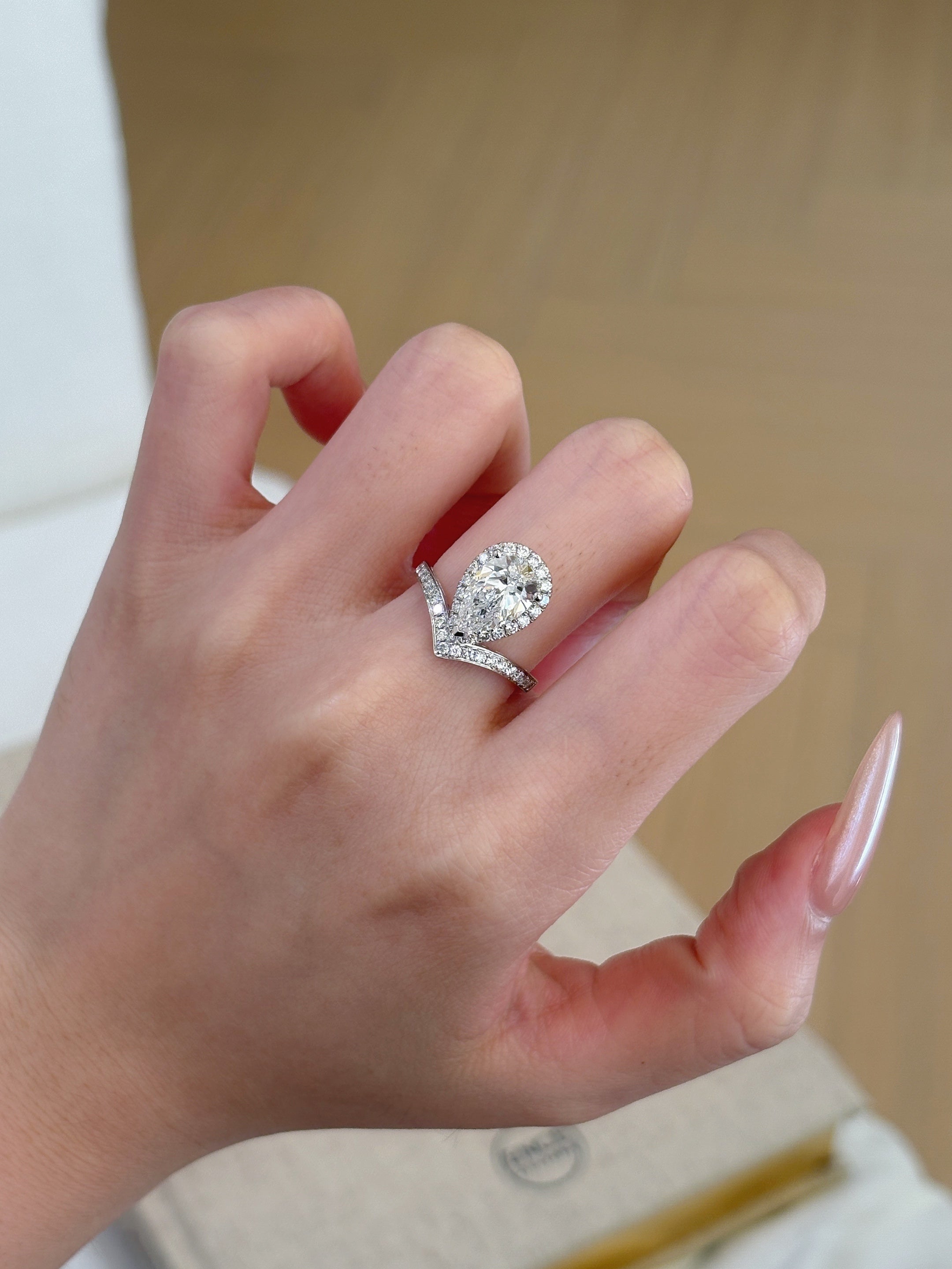 1.0ct Pear Shape Lab Grown Diamond Ring | V Pavé Halo Band with Pear Center Stone | Platinum