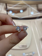For 18k total 2.06ct round cut earnings DVVS