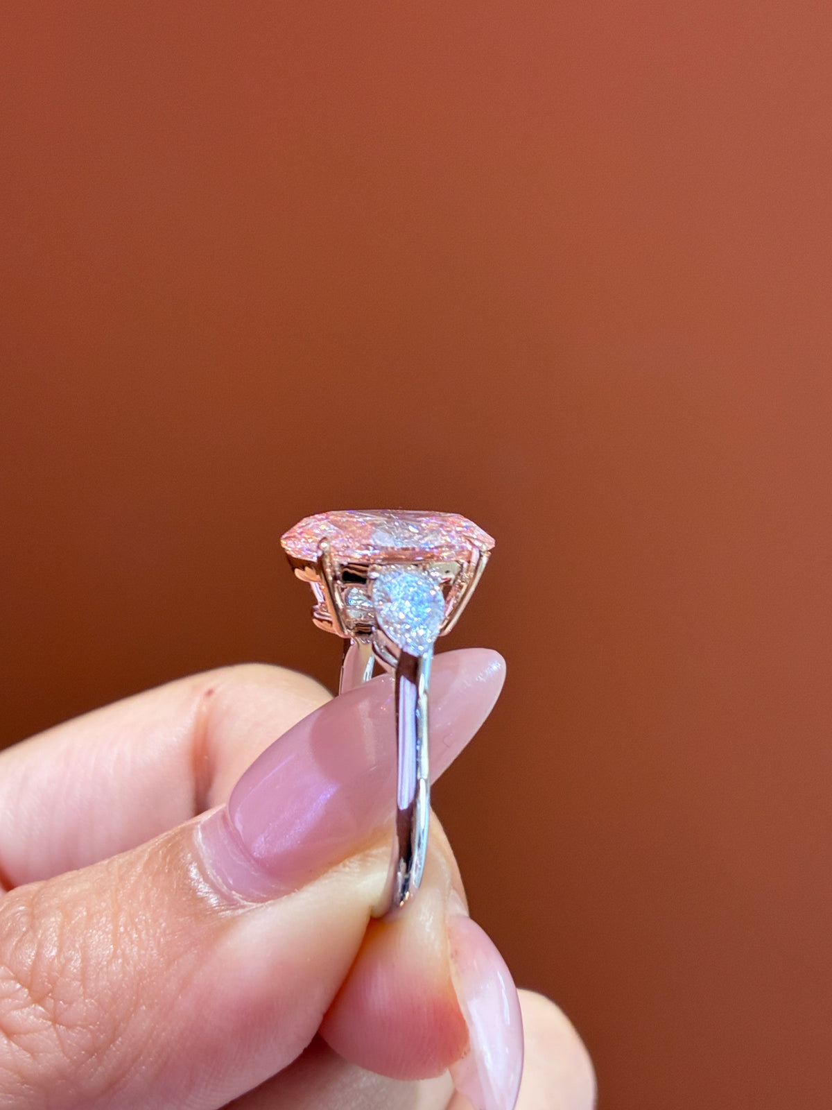 for simondoggiecrew 18k Three-stone ring with a 4ct center stone and 0.8ct side stones FVP/VS1