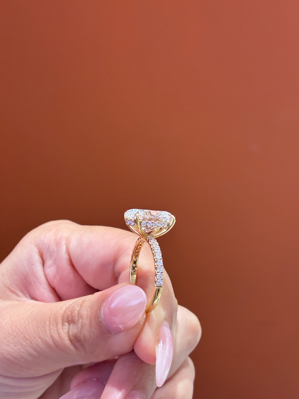 For inaam 18k yellow gold 5.6ct oval cut D VVS2